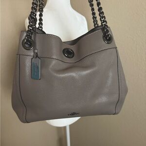 Coach. Edie Turnlock handbag in Gray!